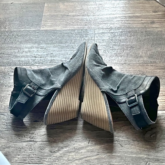 Gray Open Toe Ruched Ankle Boots mid heel wedge style sandles size 8 - Picture 6 of 9